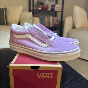 Vans Old Skool Sneakers in Red and White